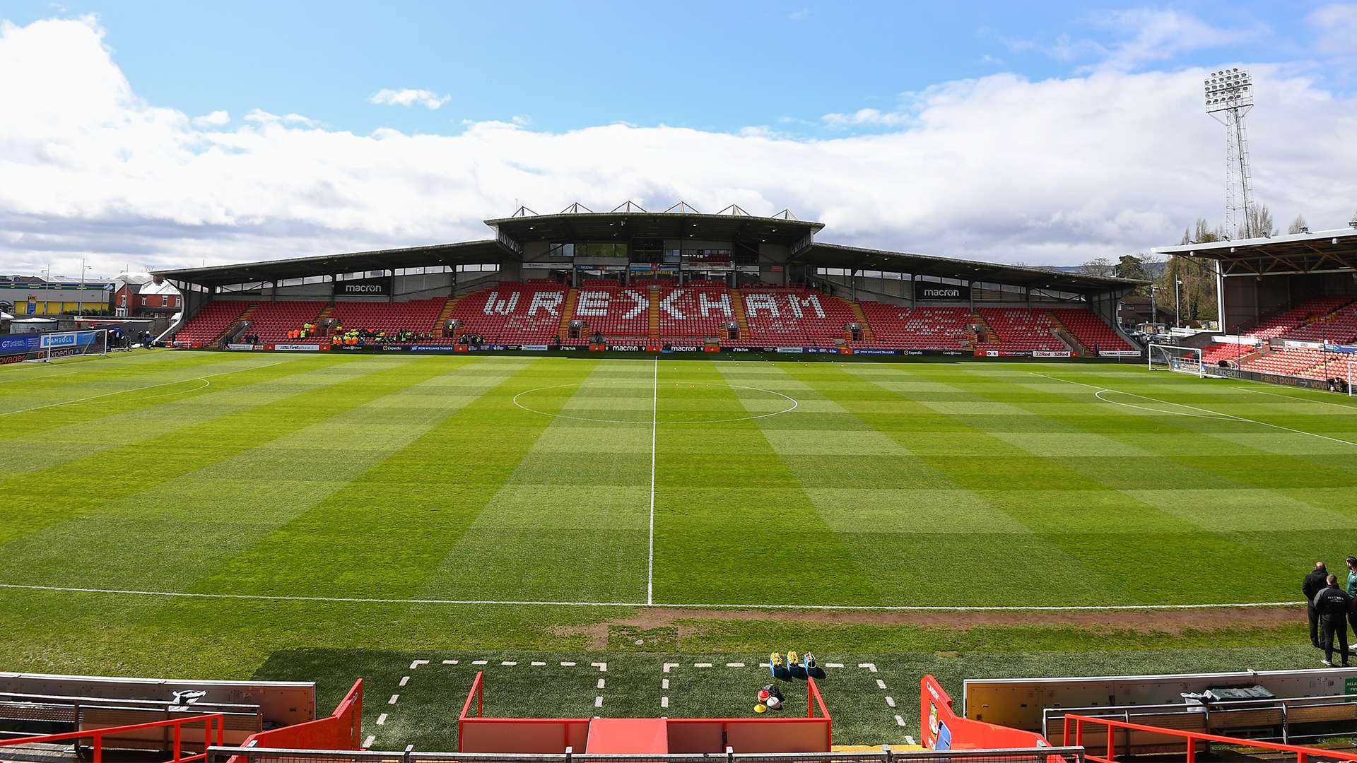 球队急需新 球队急需新